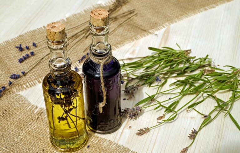 natural oils for hair growth and thickening